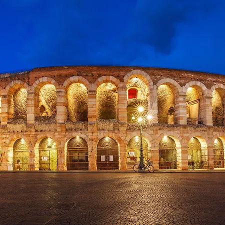 Adige Porta Vittoria Verona